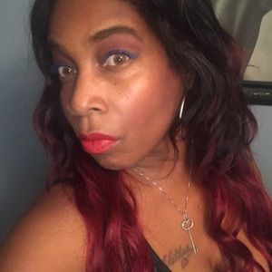 Meet your Posher, Alethea